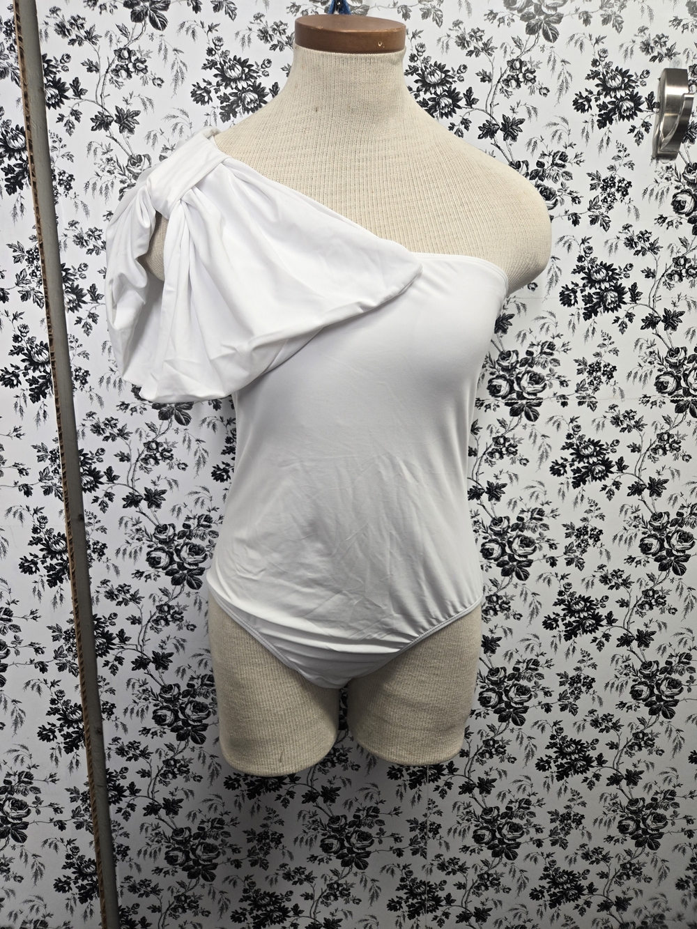 White One-Shoulder Bow Sleeve Swimsuit Medium